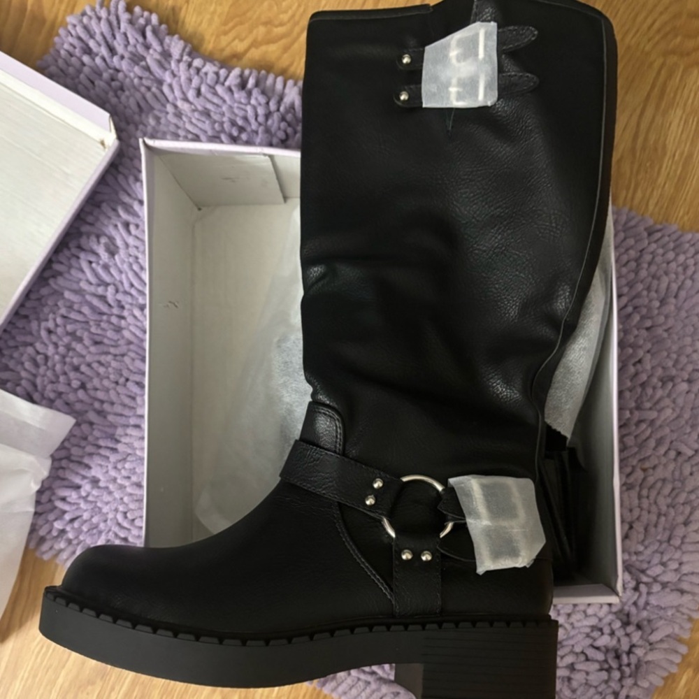NIB fashion nova kyra buckle knee high boots size 7 ! - Picture 5 of 9